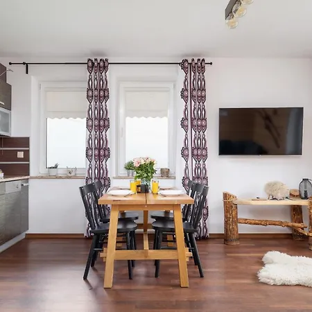 Apartment Krolewska With Mountain View By Renters