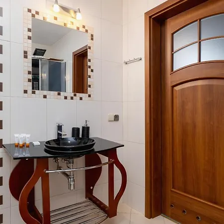 Apartment Krolewska With Mountain View By Renters *